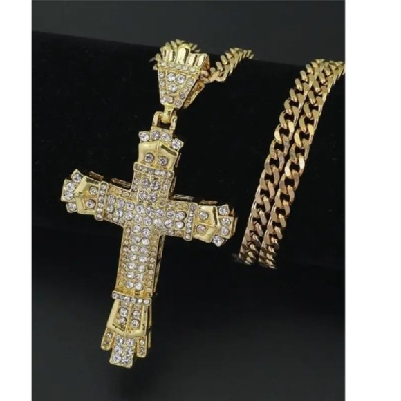 New Gold Plated Cross Pendant with Chain - Picture 1 of 5